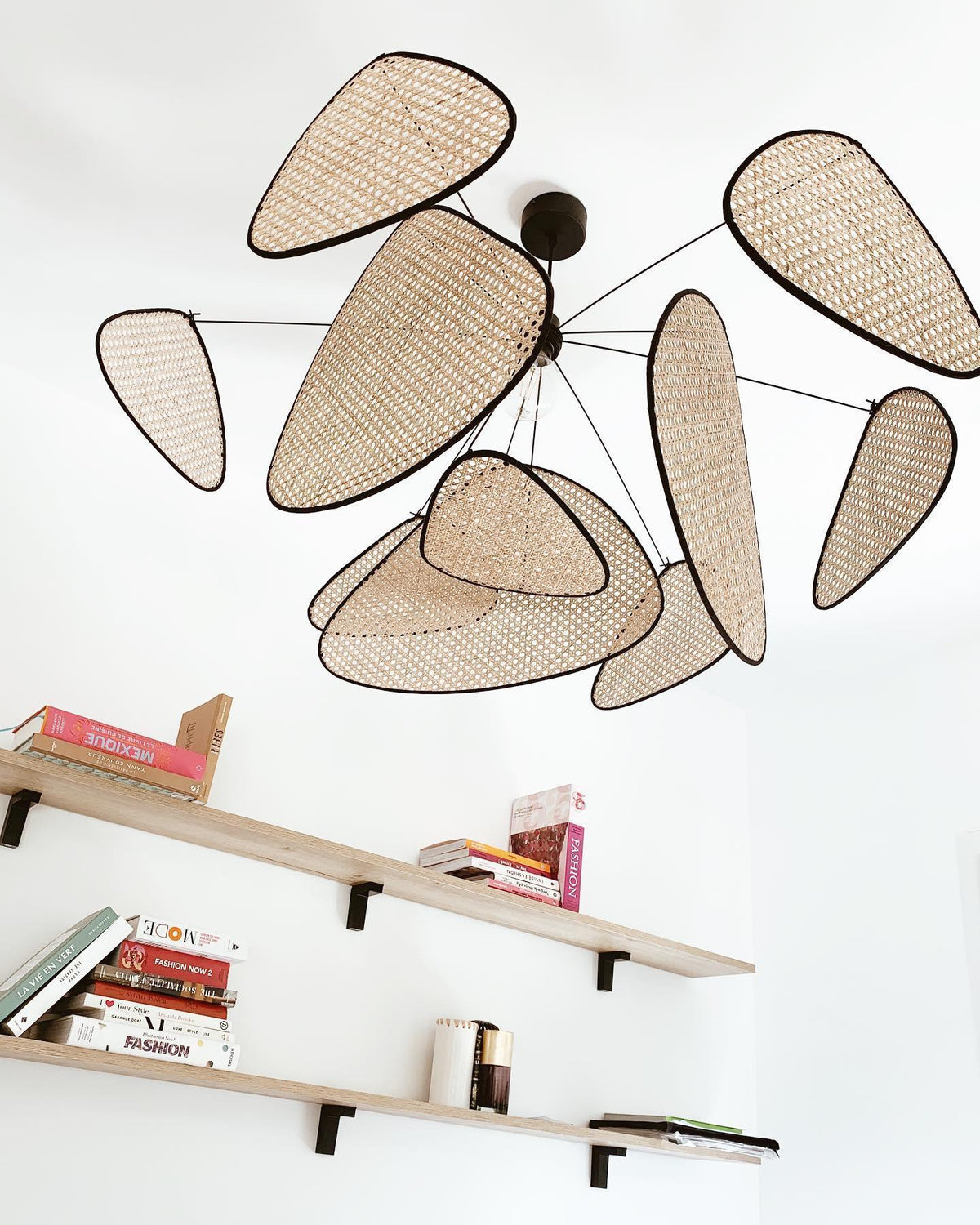 Screen Cannage Suspension