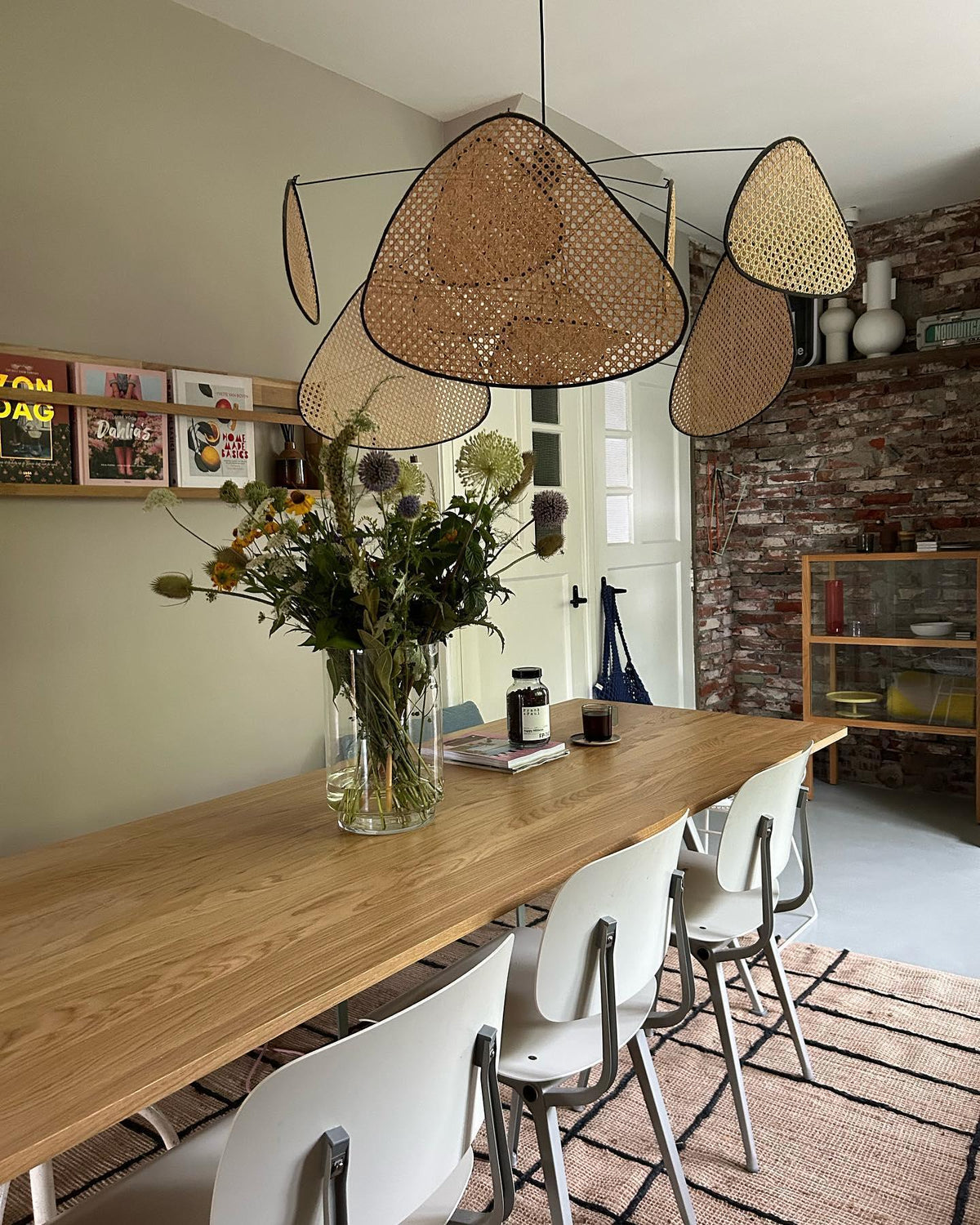 Screen Cannage Suspension