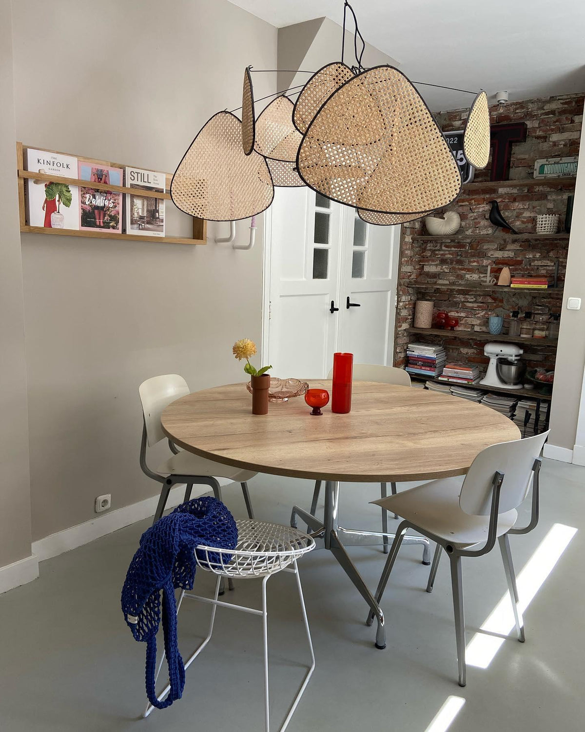 Screen Cannage Suspension