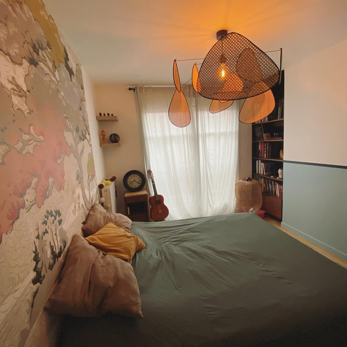 Screen Cannage Suspension