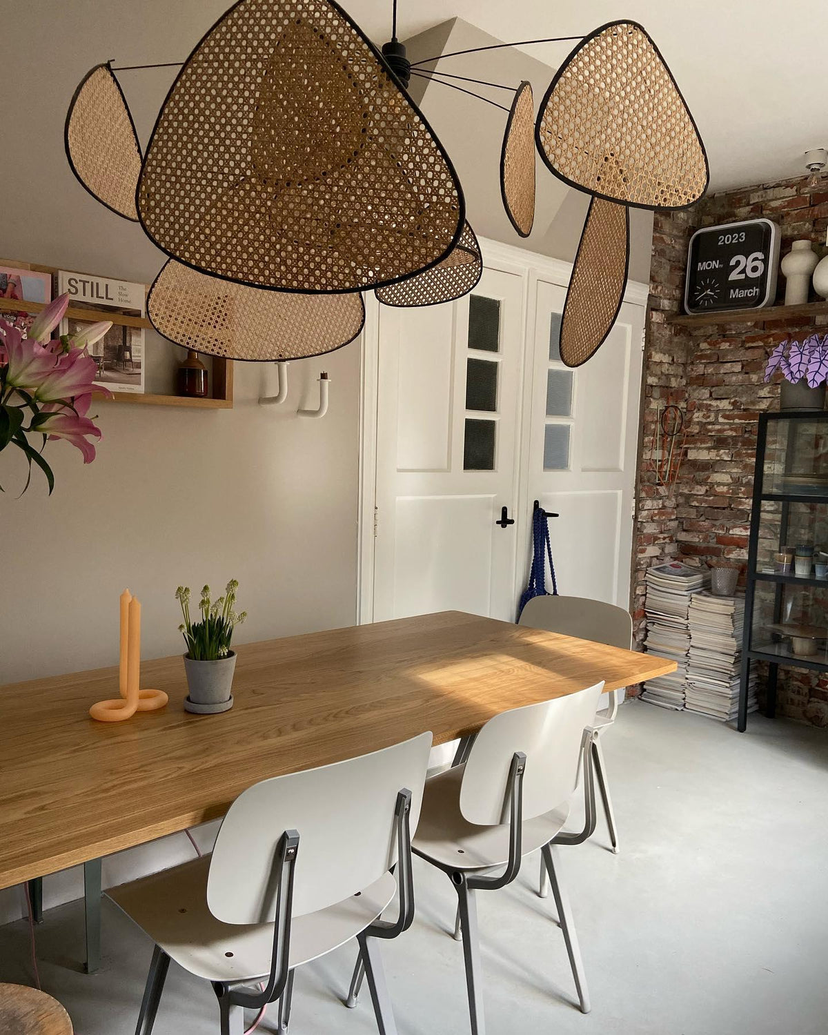 Screen Cannage Suspension