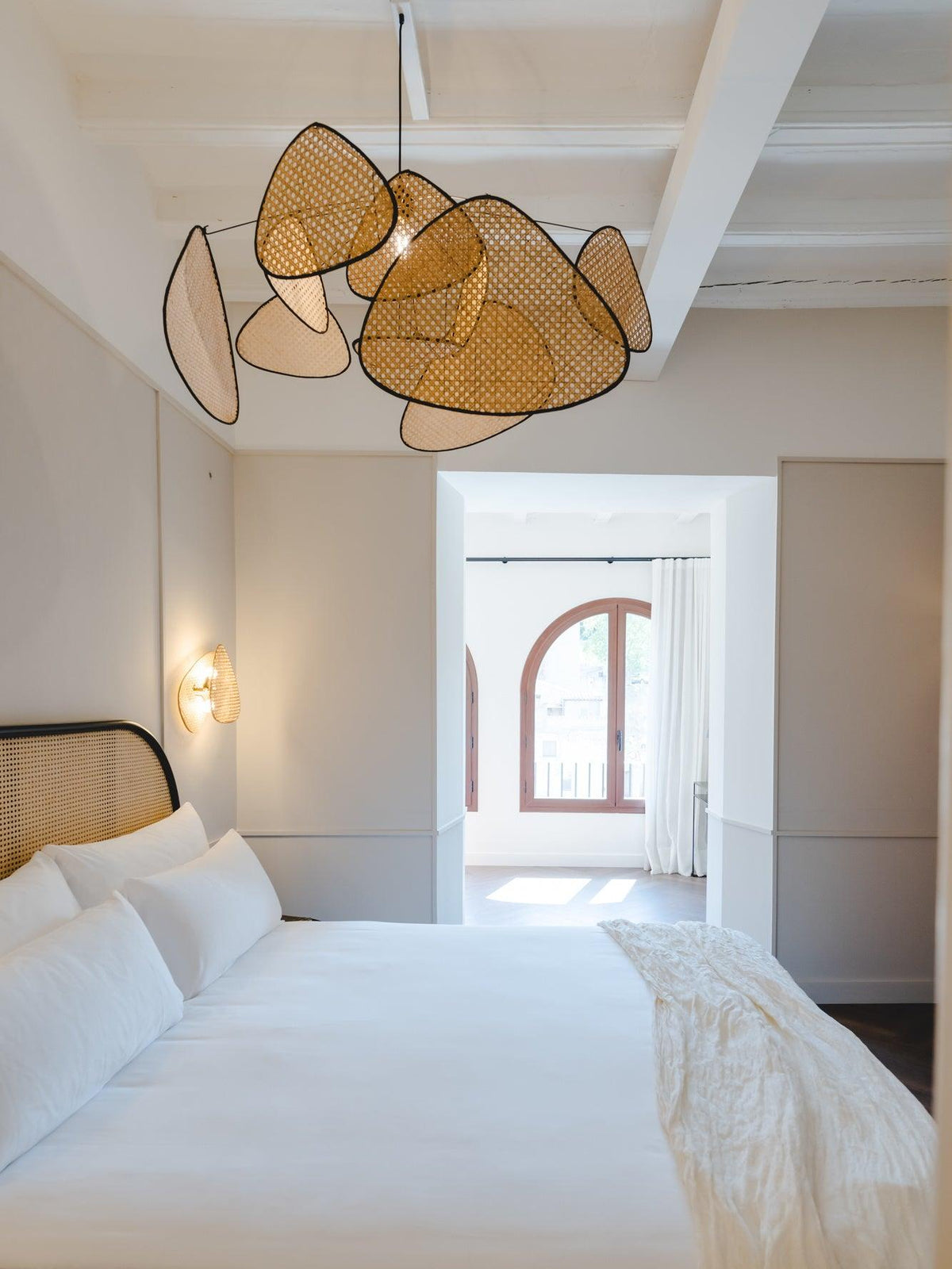 Screen Cannage Suspension