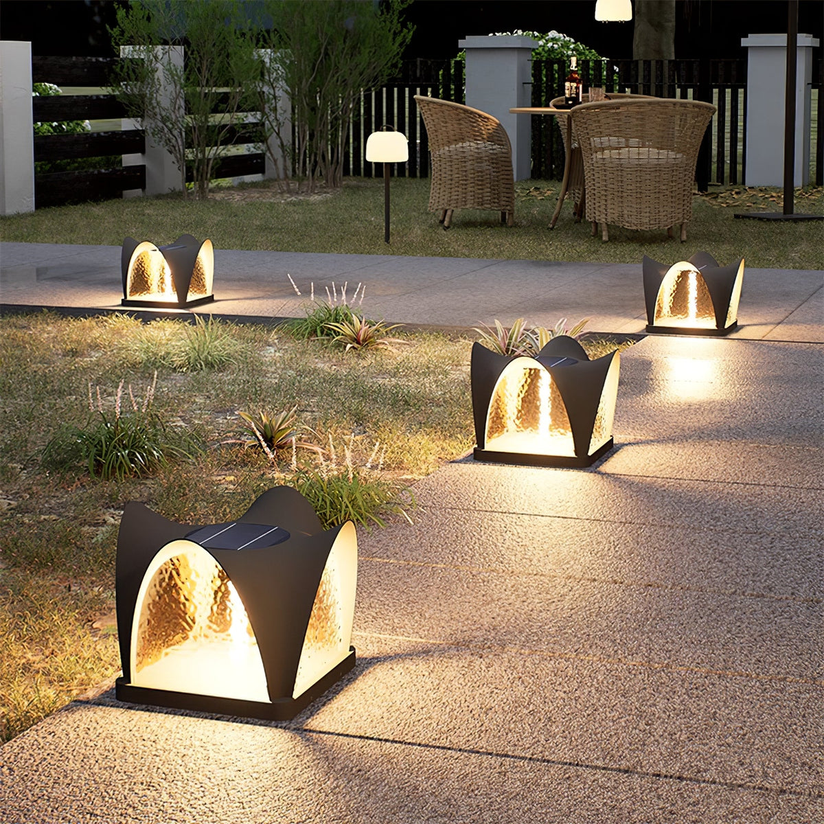 Sculptform Solar Outdoor Light