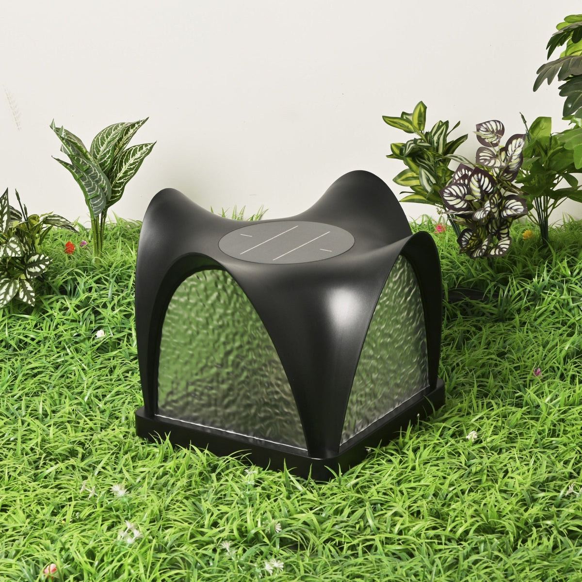 Sculptform Solar Outdoor Light