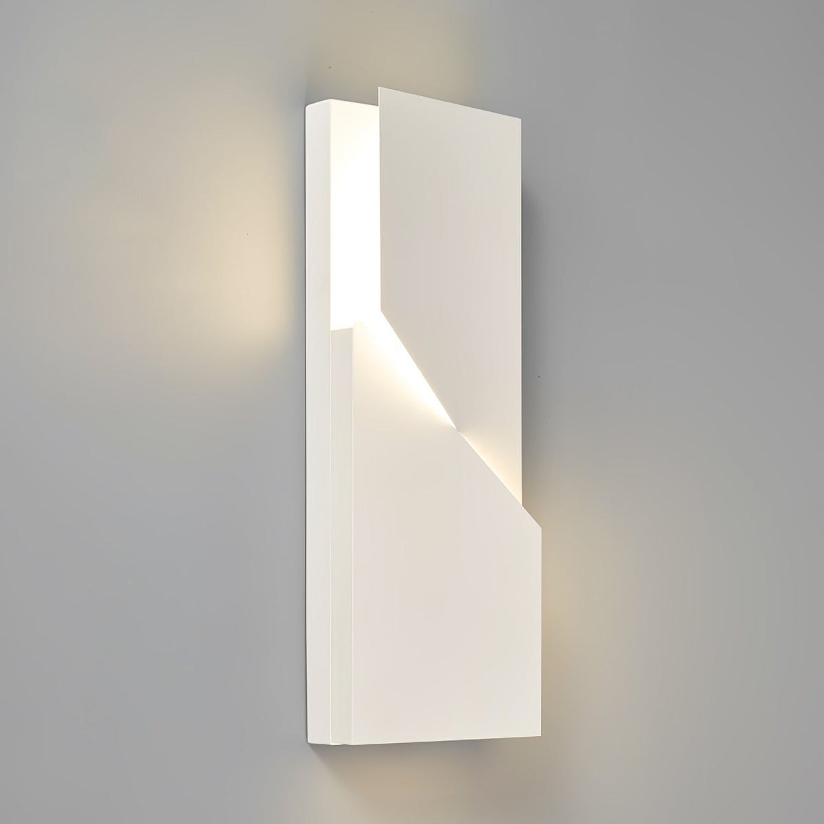 Shadows Grand Plug-in Sconce