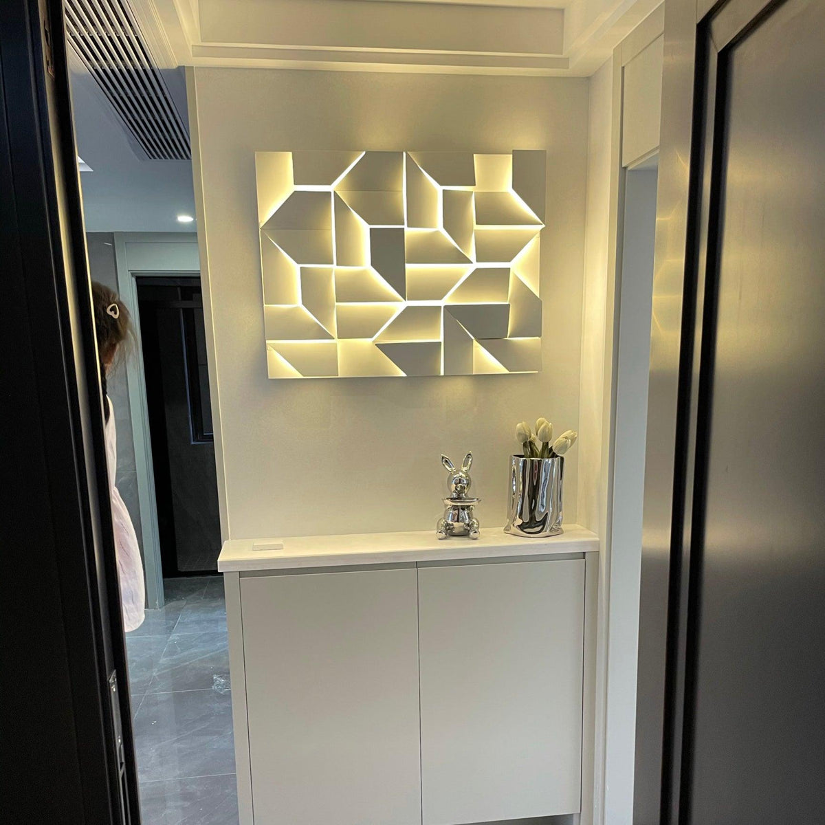 Shadows Grand Plug-in Sconce