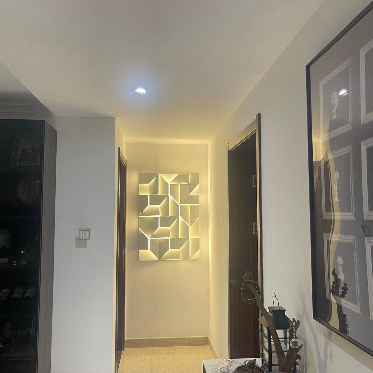 Shadows Grand Plug-in Sconce