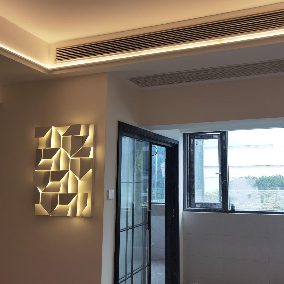 Shadows Rechargeable Grand Sconce