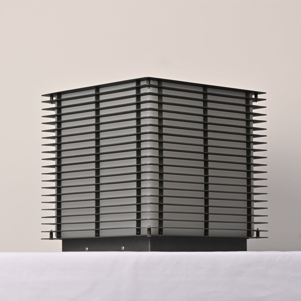 Solar Grid Outdoor Light