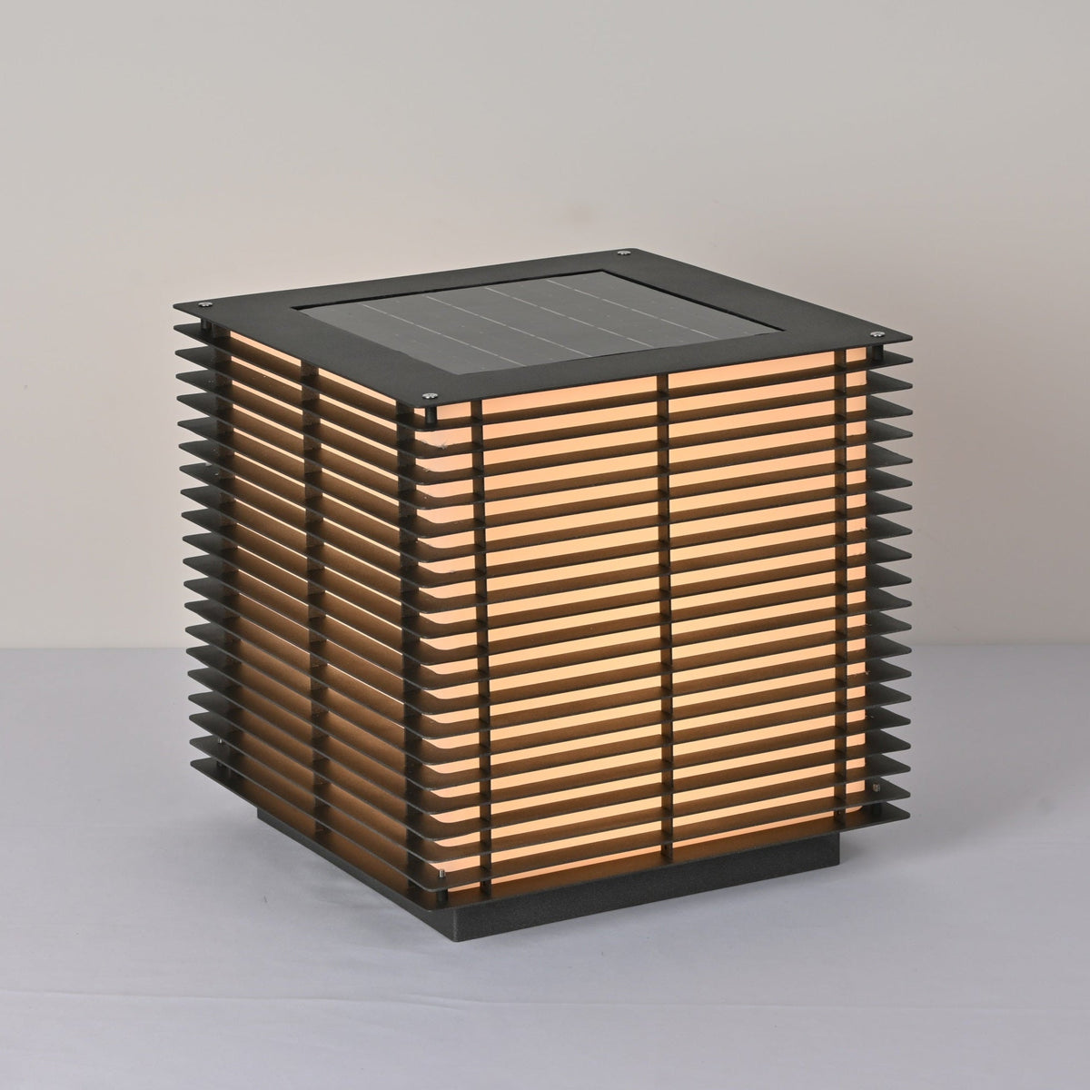 Solar Grid Outdoor Light