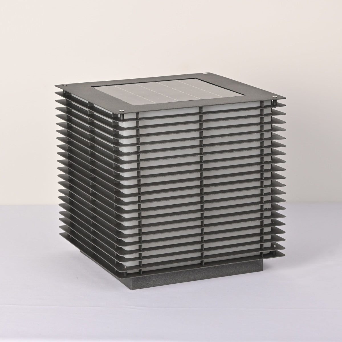 Solar Grid Outdoor Light