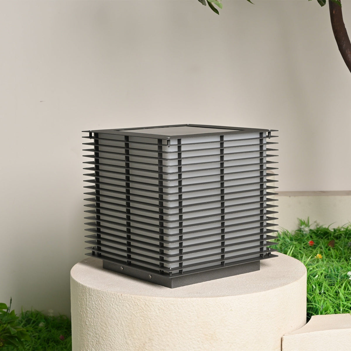 Solar Grid Outdoor Light