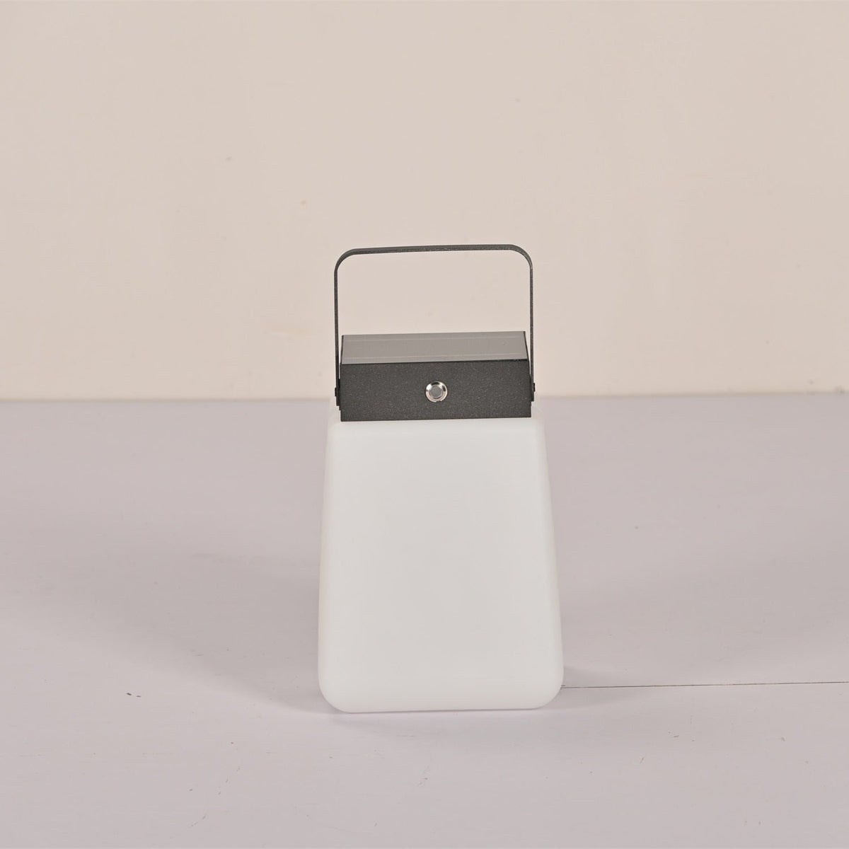 Solara Edge Lantern Outdoor Lamp