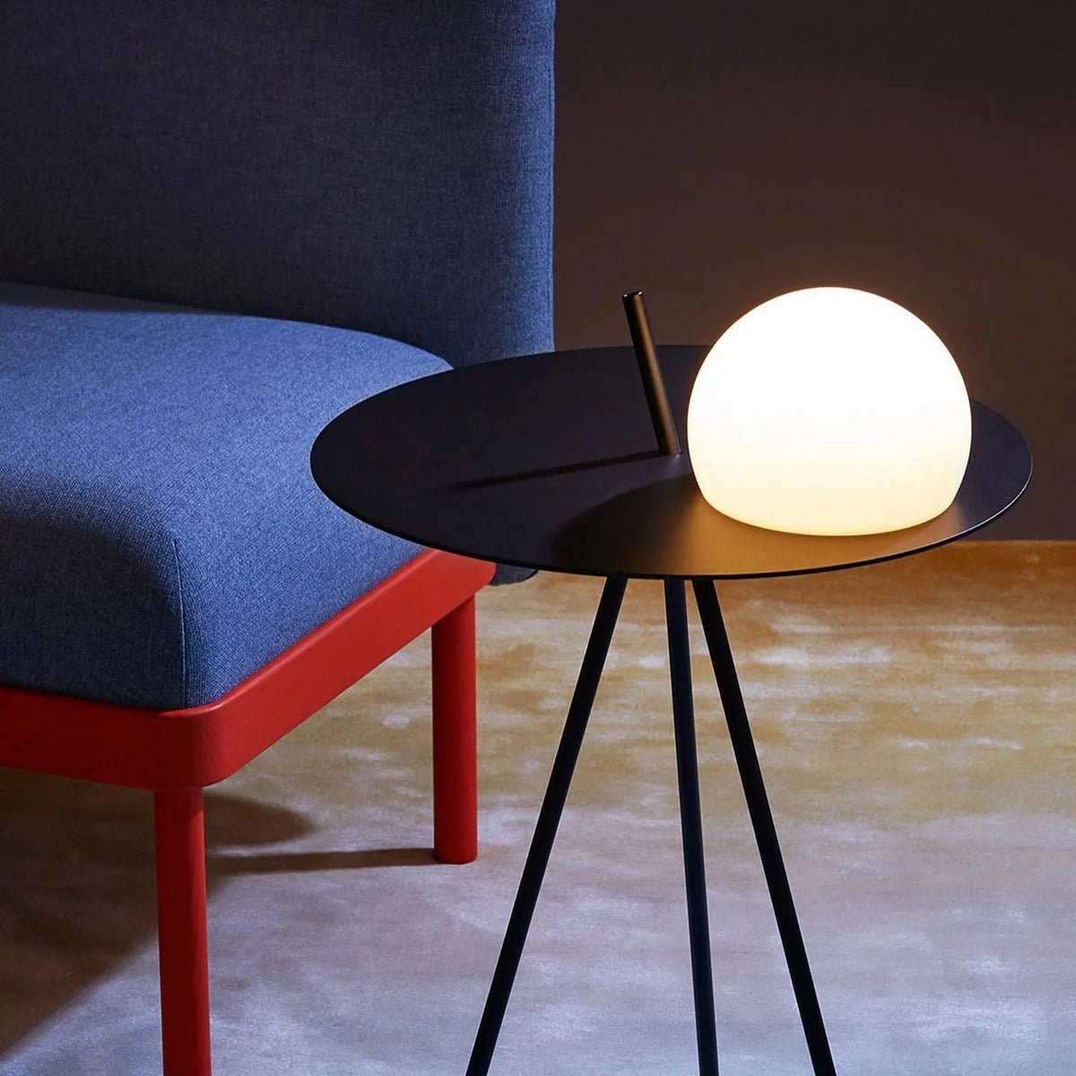 Soluna Tripod Outdoor Lamp