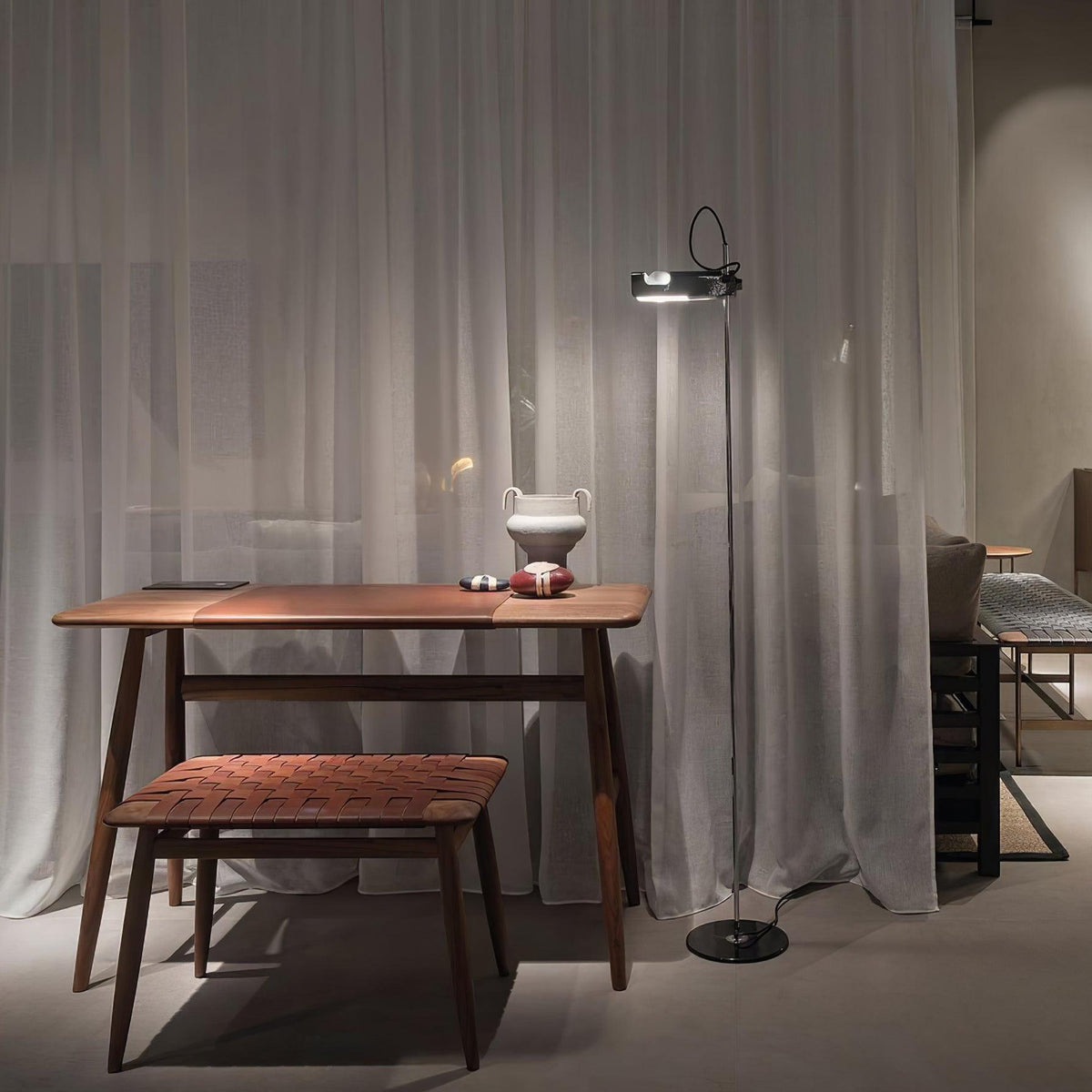 Spider Floor Lamp 9.1"