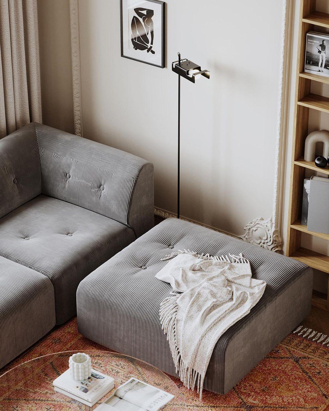 Spider Floor Lamp 9.1"