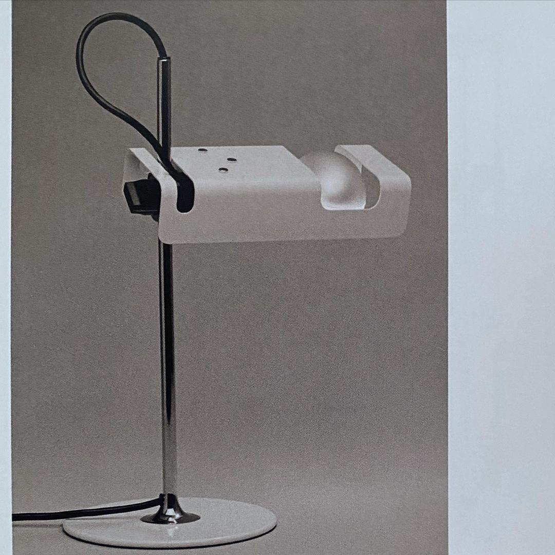 Spider Table Lamp 9.1"