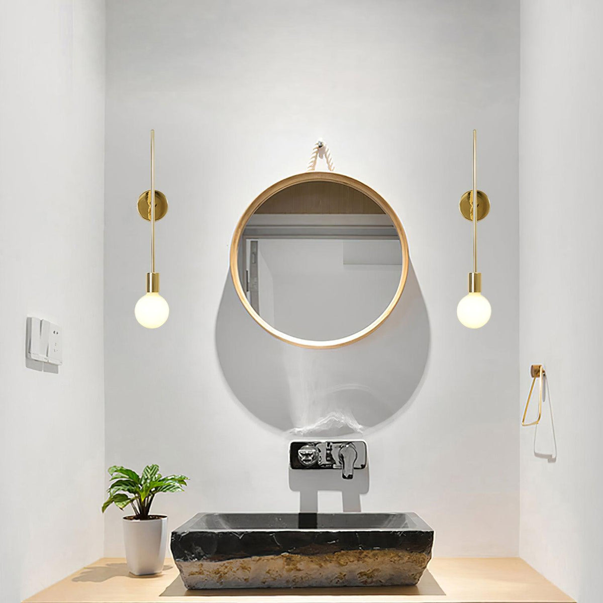 Step & Kick Wall Lamp 7.1"