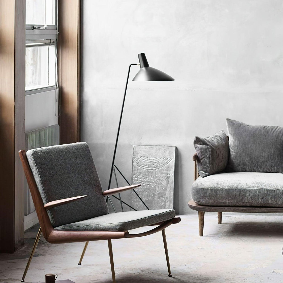 Svelte Noir Floor Lamp 28.3"