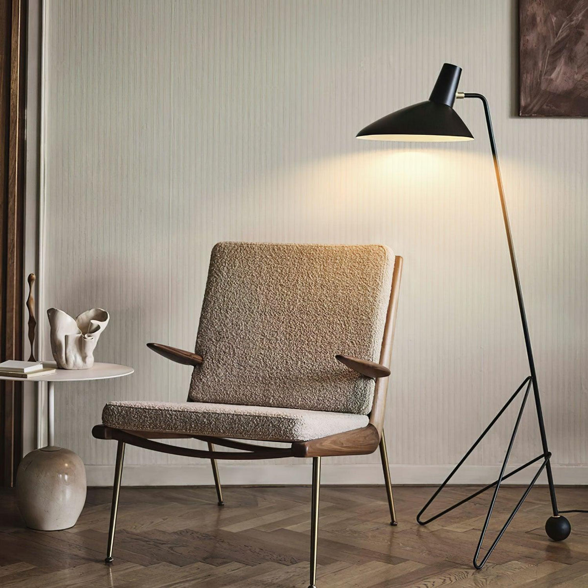 Svelte Noir Floor Lamp 28.3"