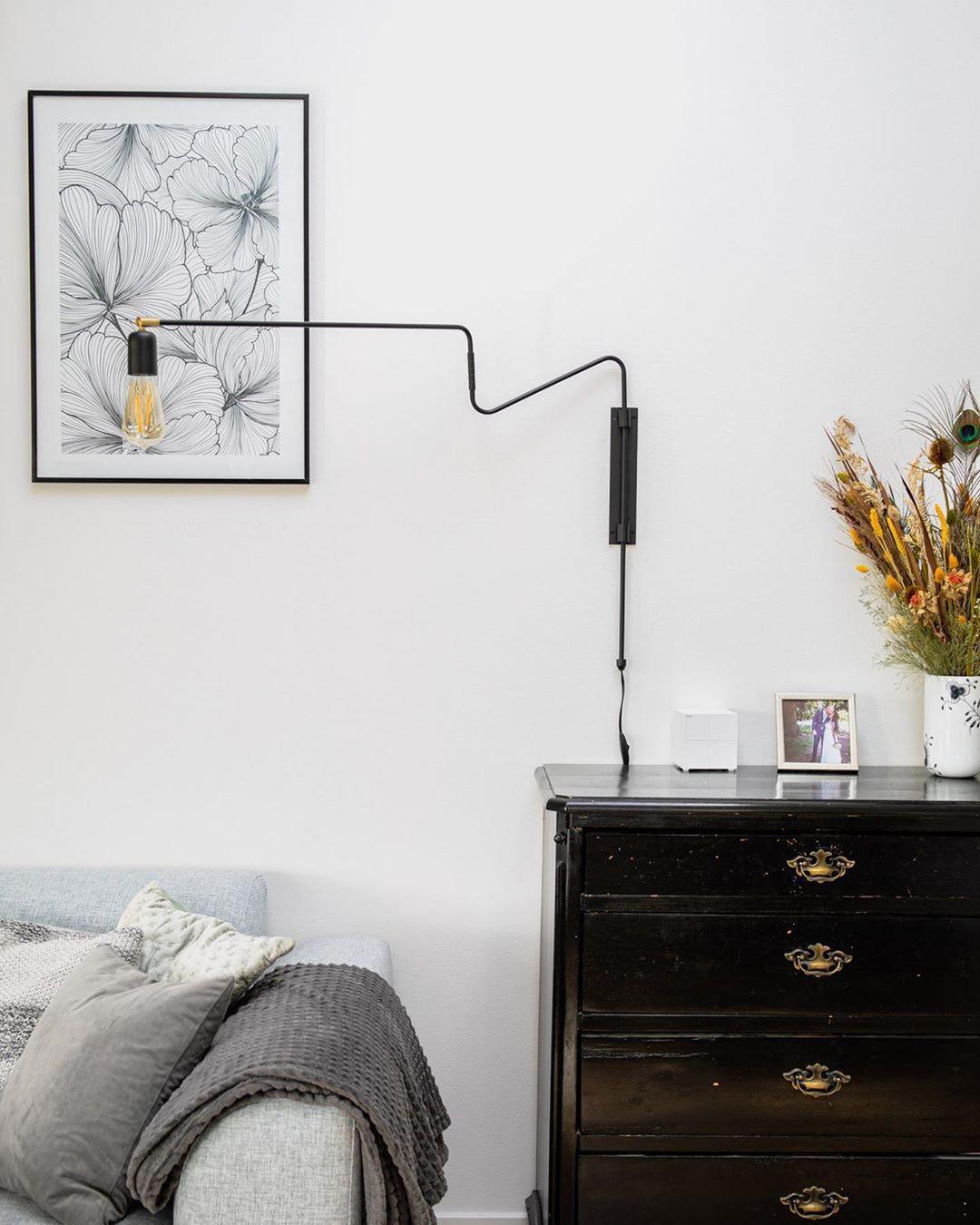 Swing Wall Lamp 27.6"