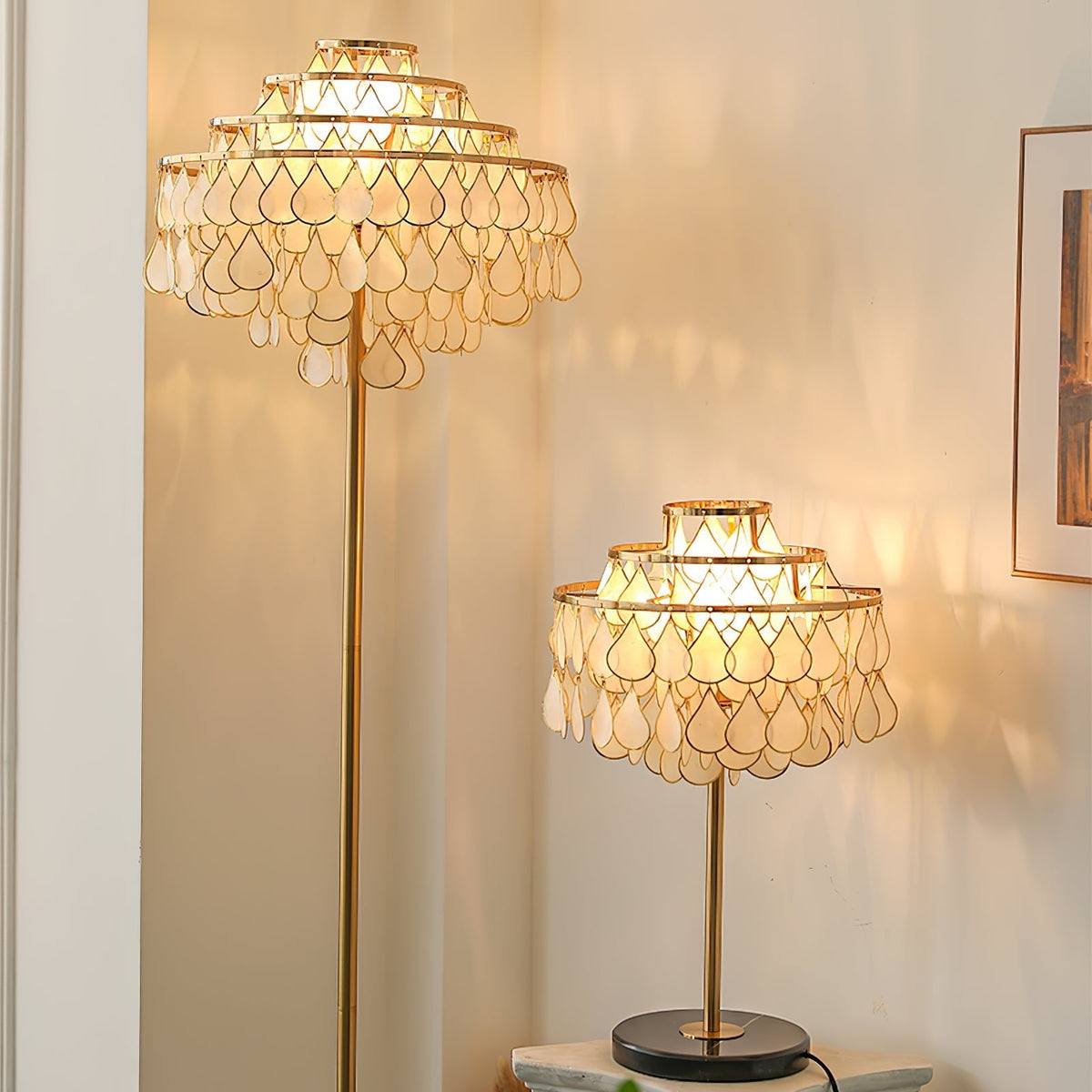 Teardrops Shell Table Lamp
