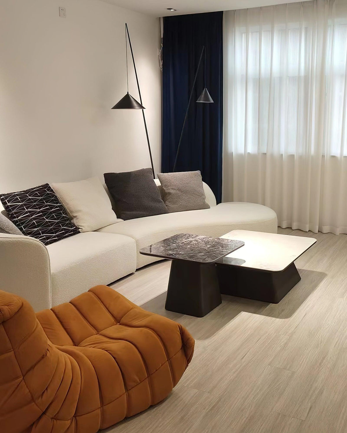 The Noir Arc Floor Lamp