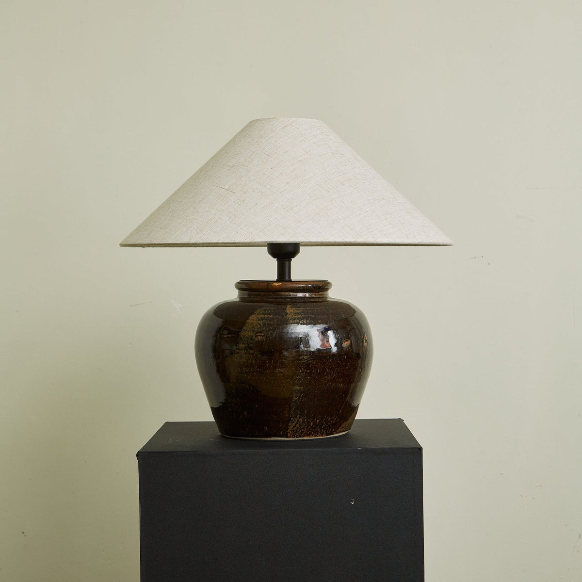 Umber Jar Table Lamp