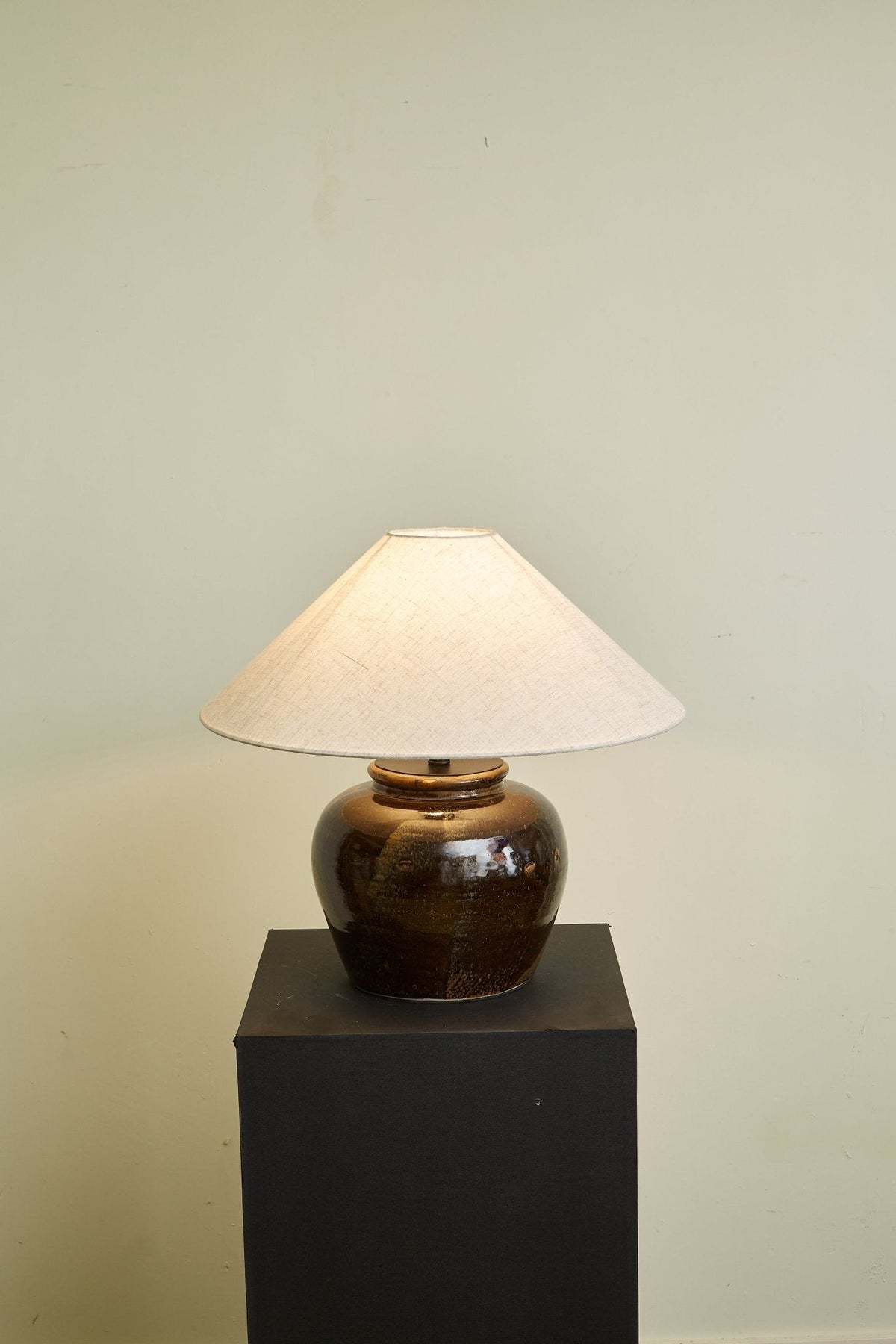 Umber Jar Table Lamp