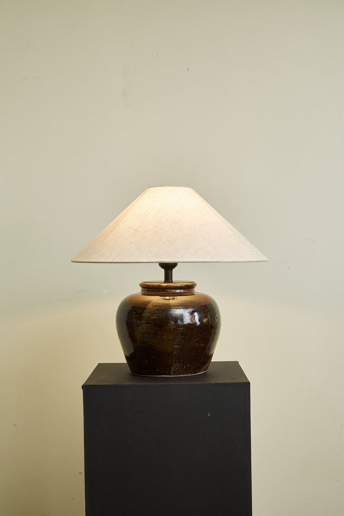 Umber Jar Table Lamp