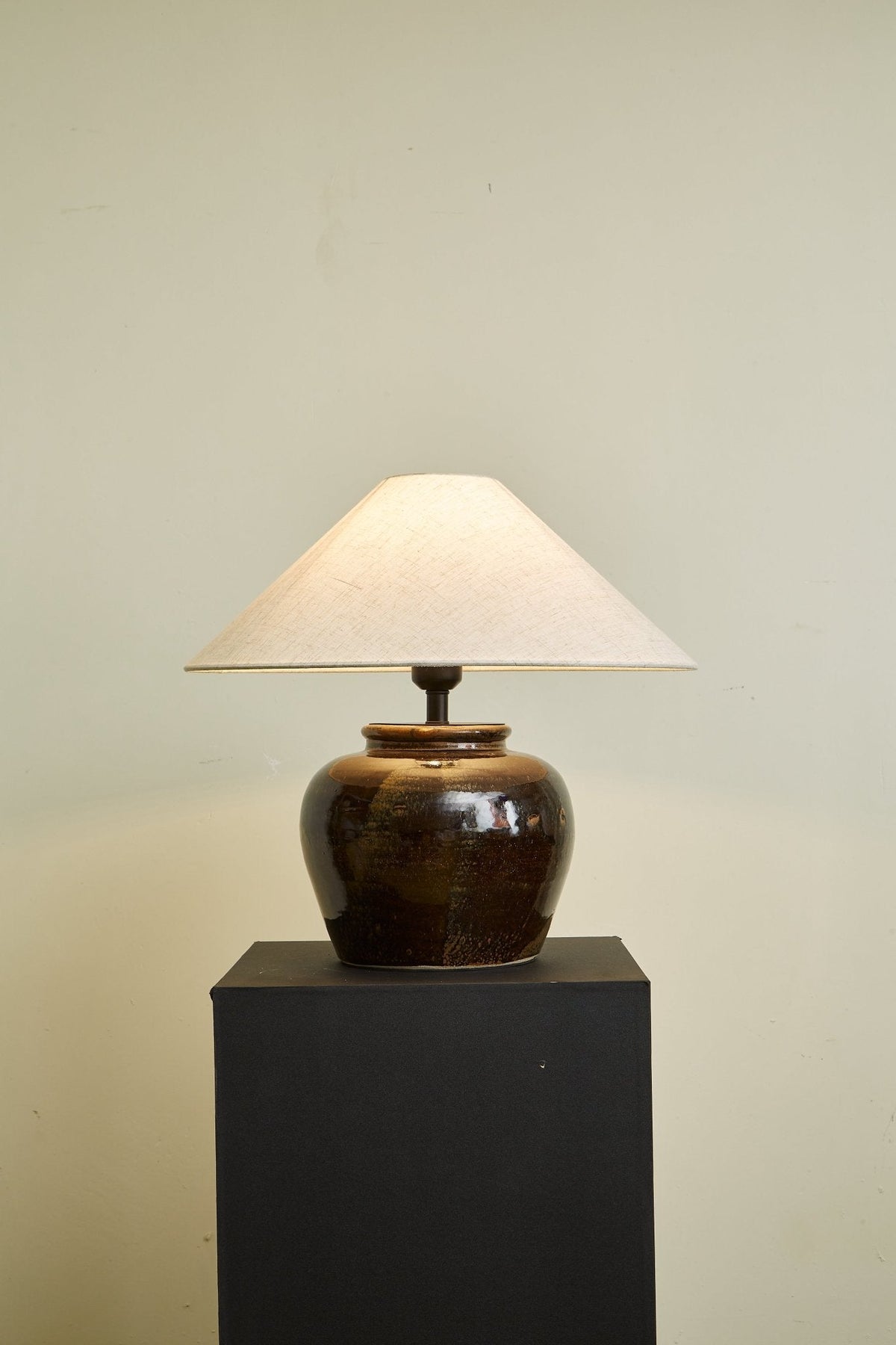 Umber Jar Table Lamp