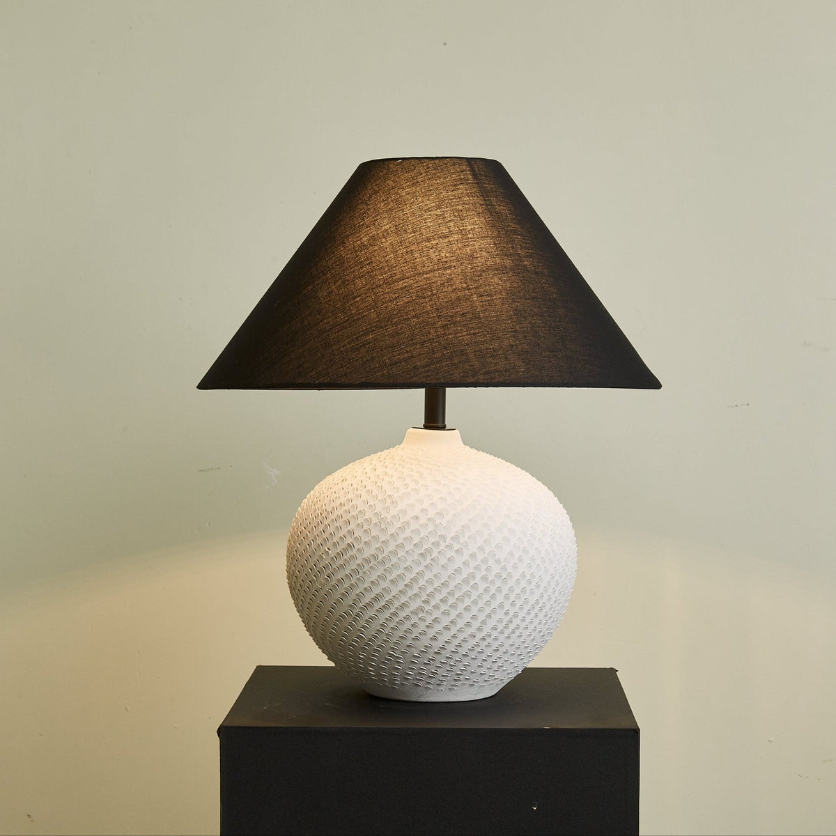 Velvra Table Lamp