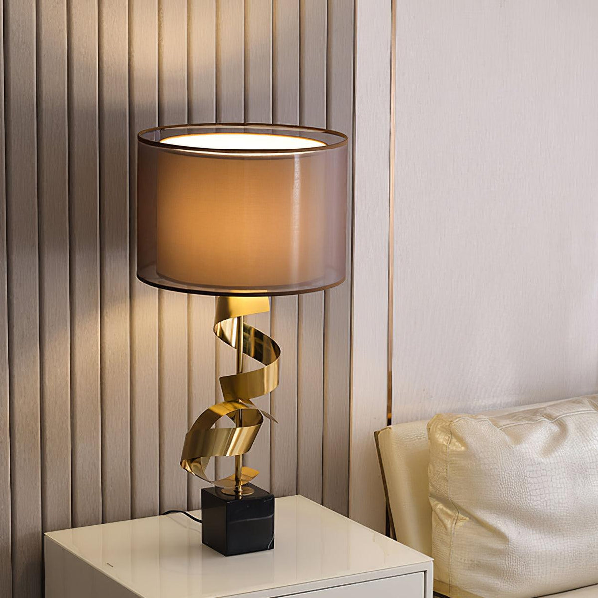 Vero Table Lamp