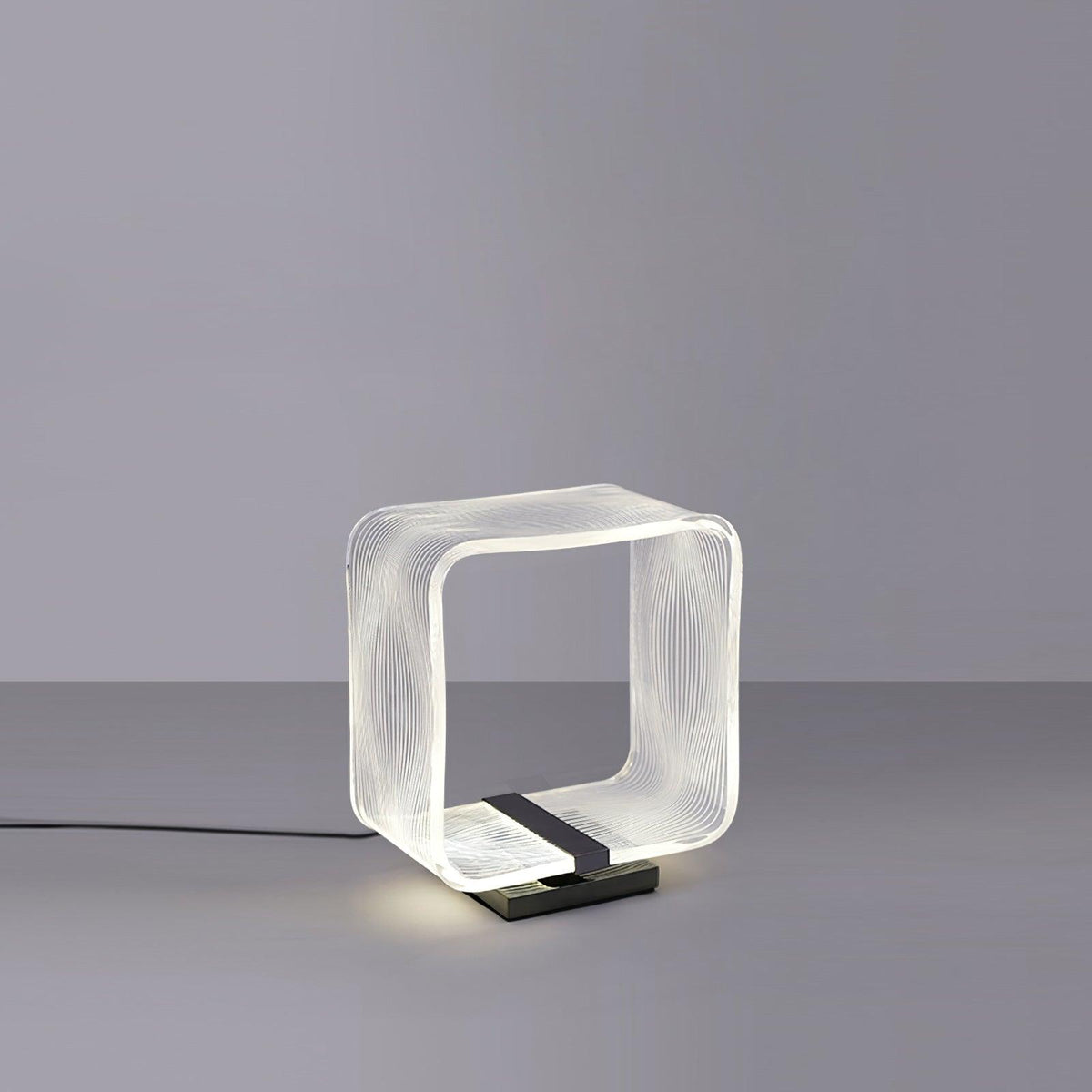 Wire Cube Table Lamp