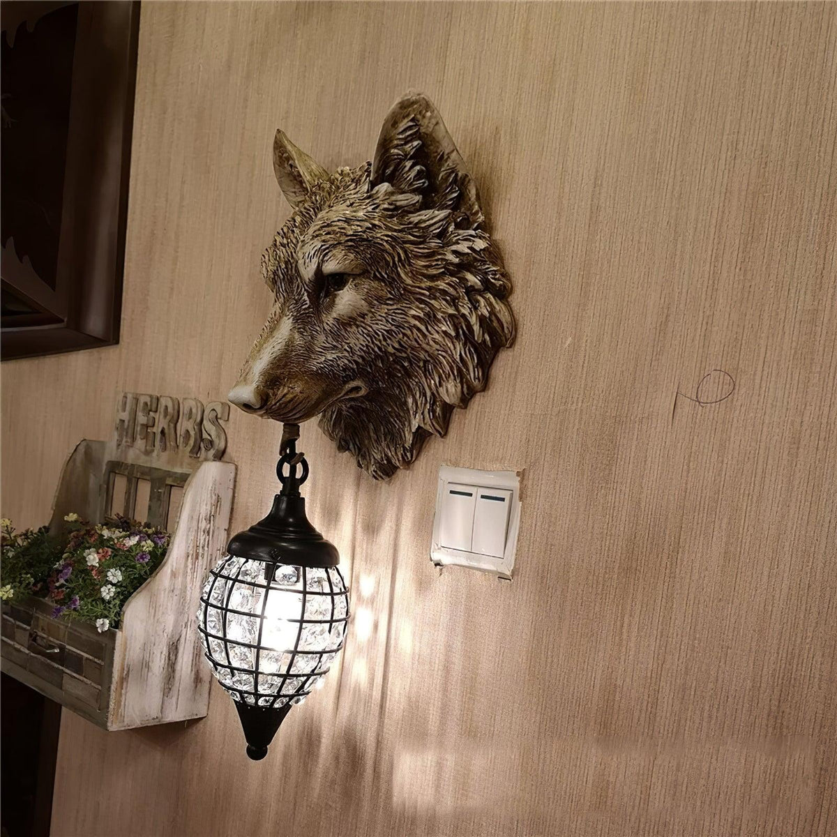 Wolf Head Wall Lamp 10.6"