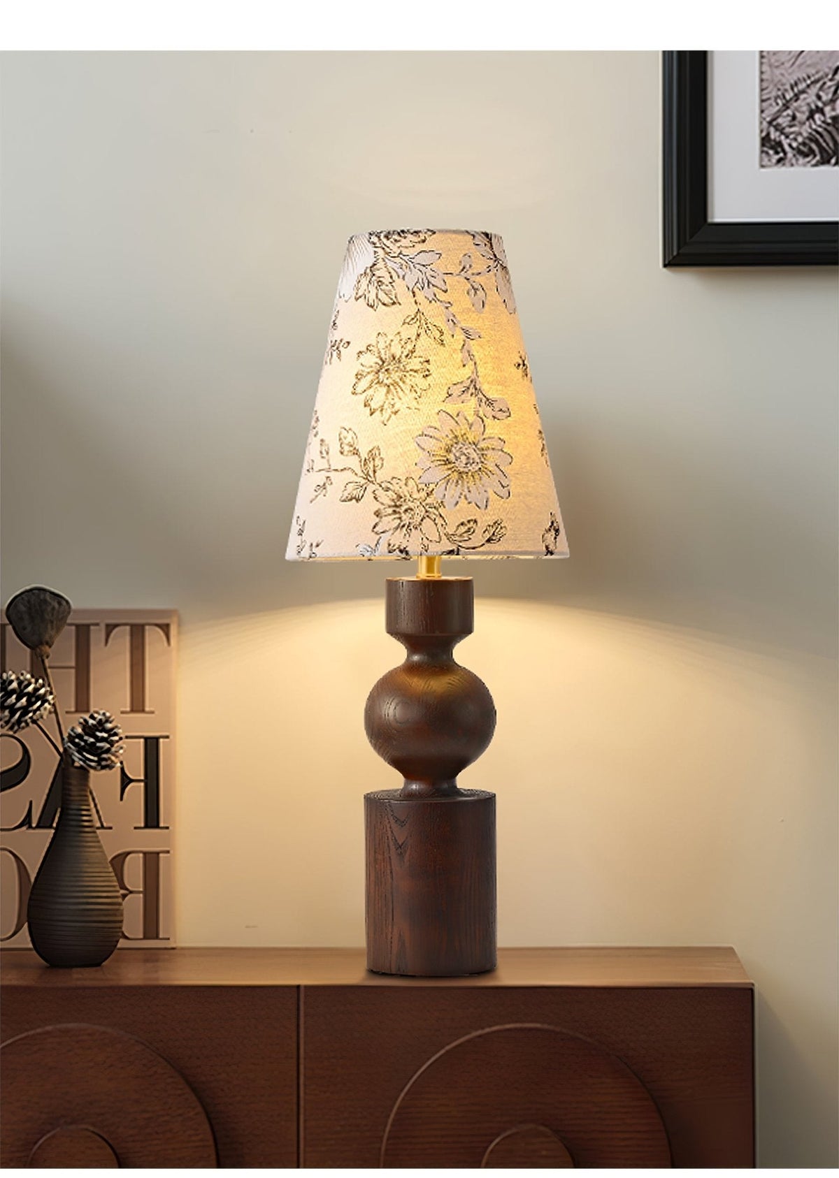 Wooden Flower Pattern Table Lamp