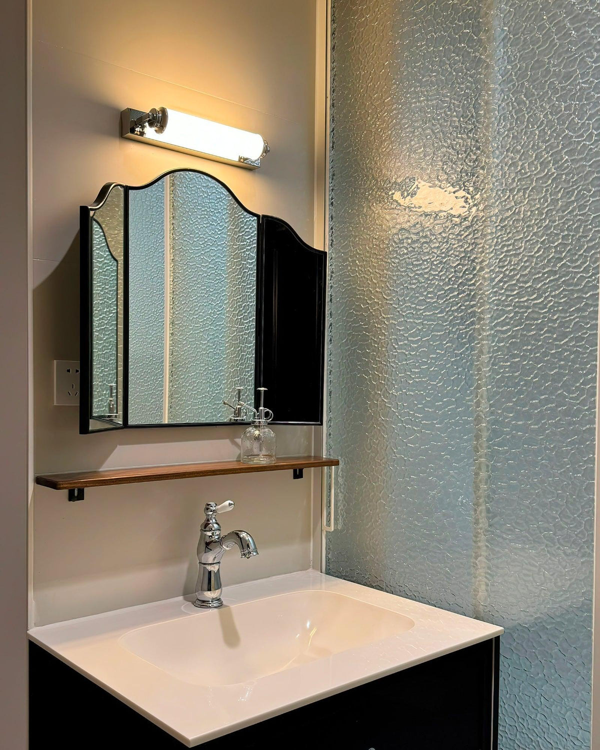 Worcester Wall Light 2"