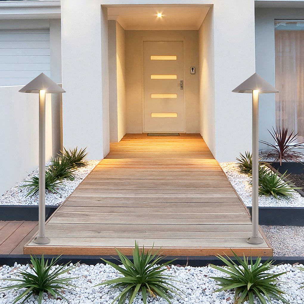 Minimalist Modern Waterproof High Pole Post Light for Landscape Garden Road