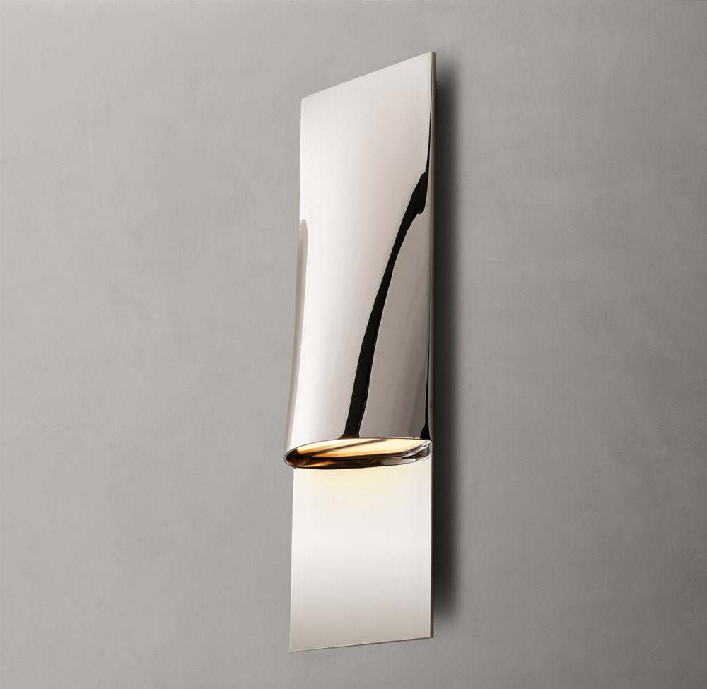 Taza Vertical Rectangular Sconce