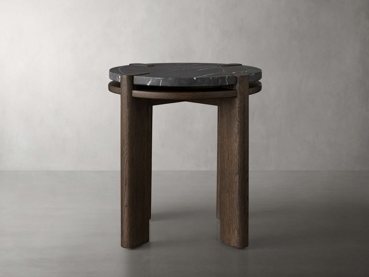 Pyet End Table