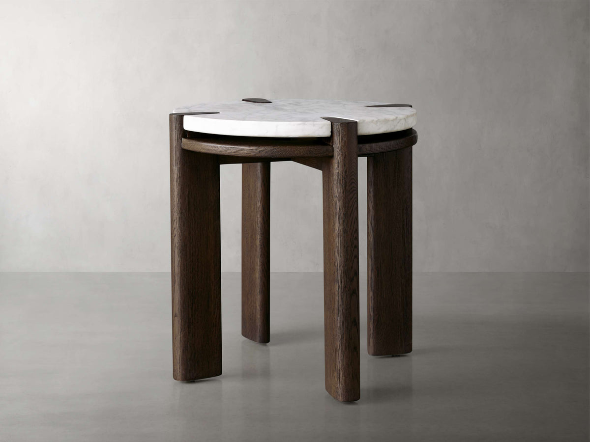 Pyet End Table