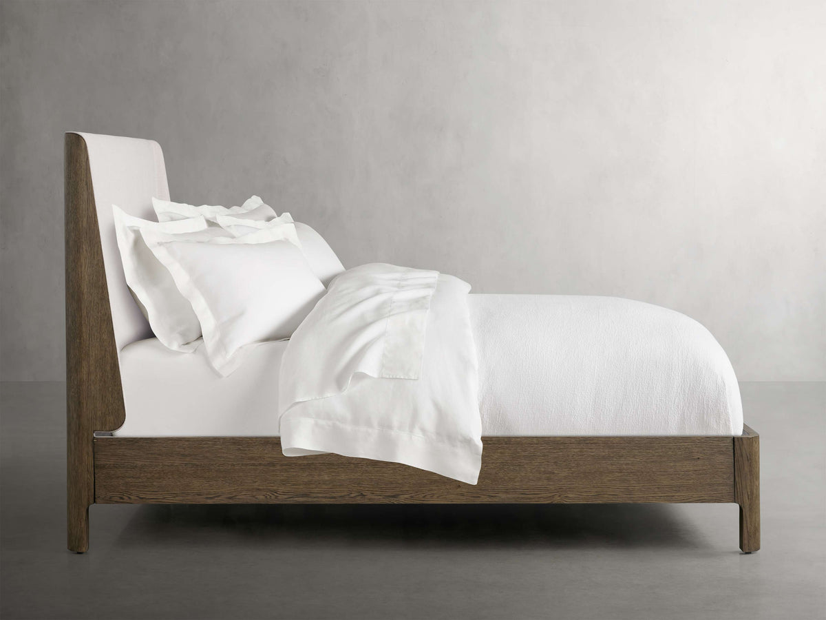 Calista Bed