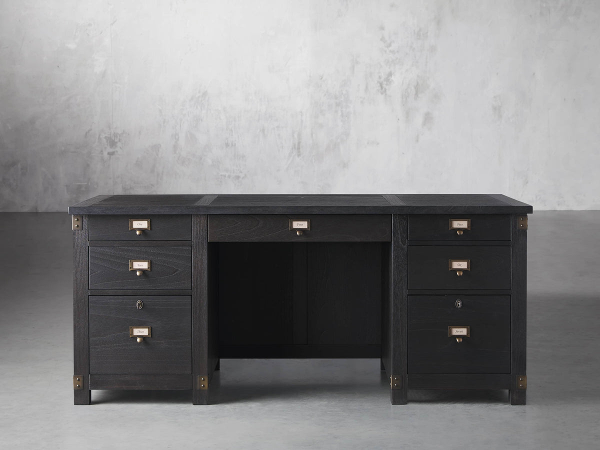 Telegraph Executive Desk
