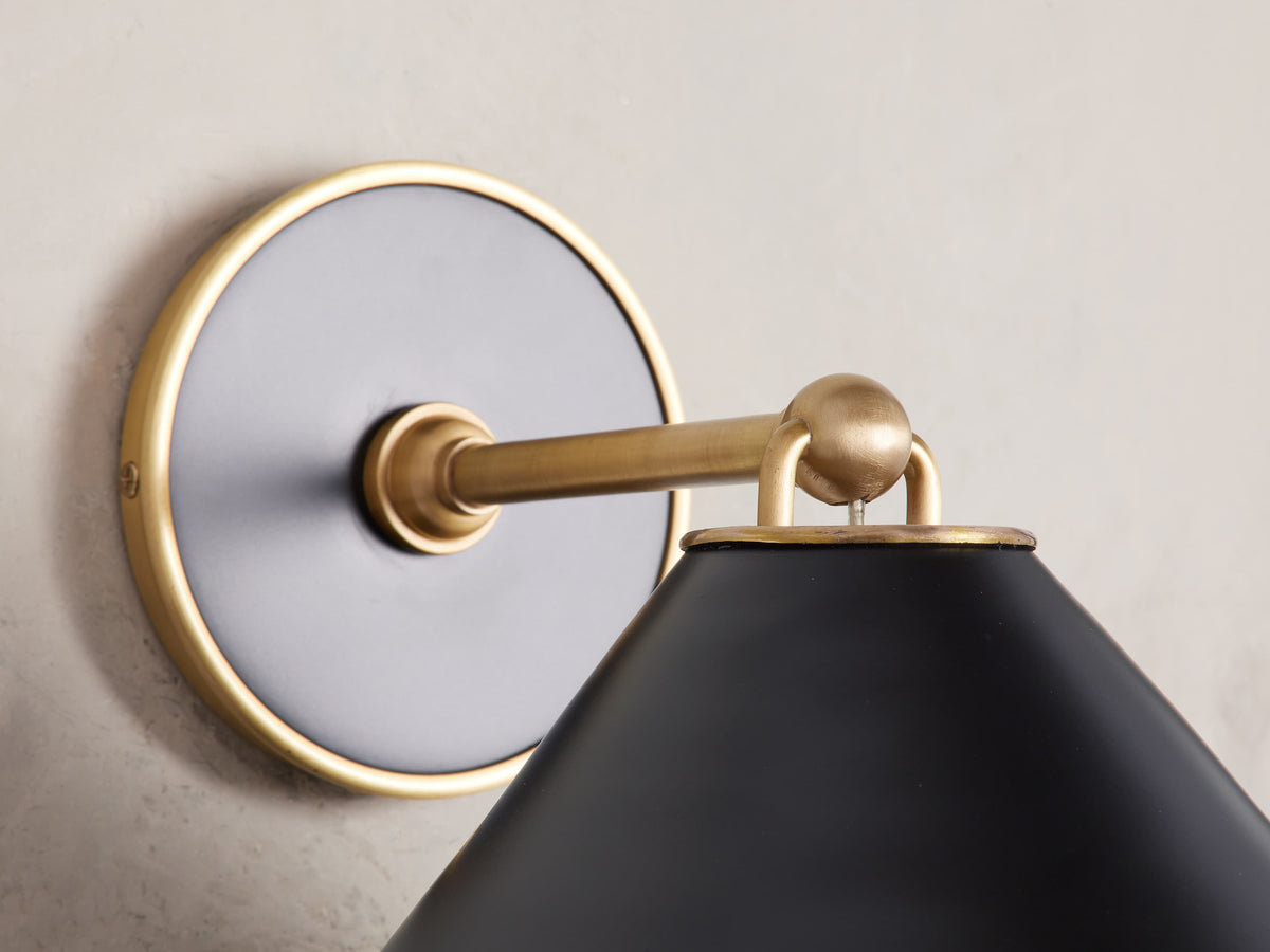 Arno Sconce