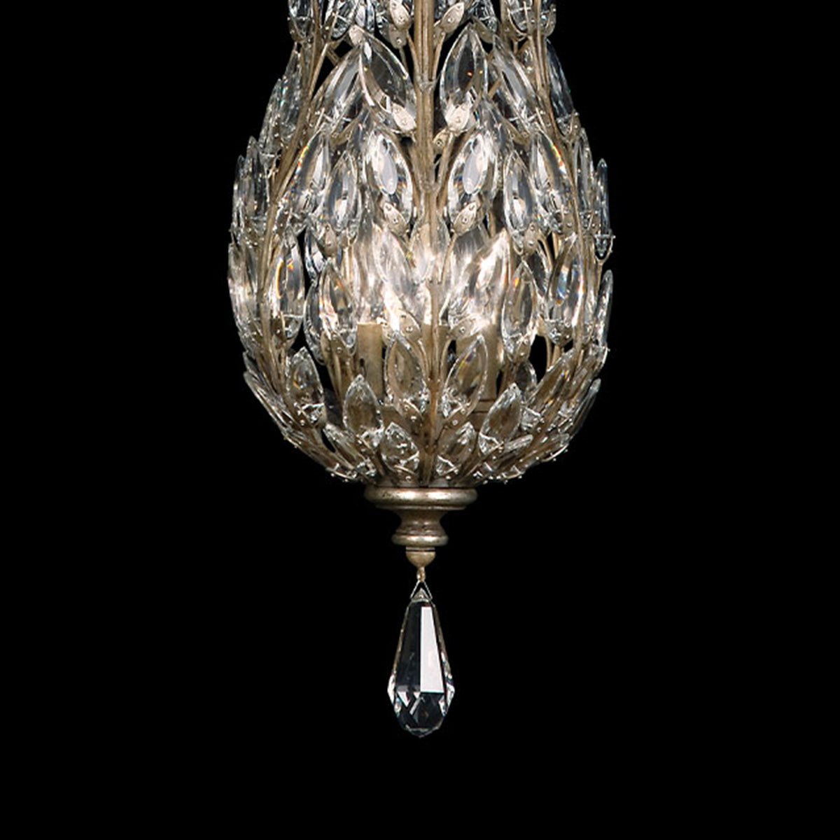 CRYSTAL LAUREL 11" W Round Pendant