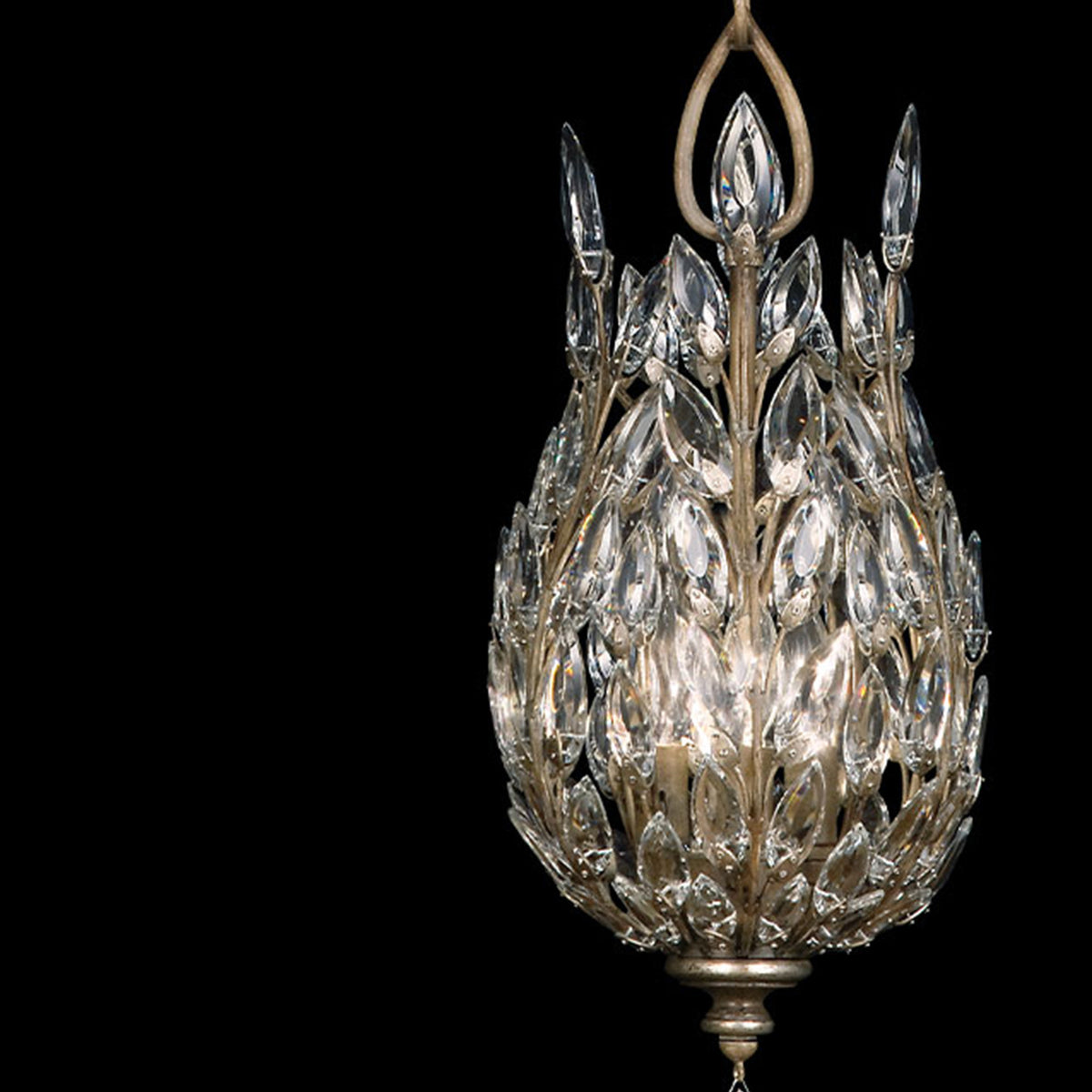 CRYSTAL LAUREL 11" W Round Pendant