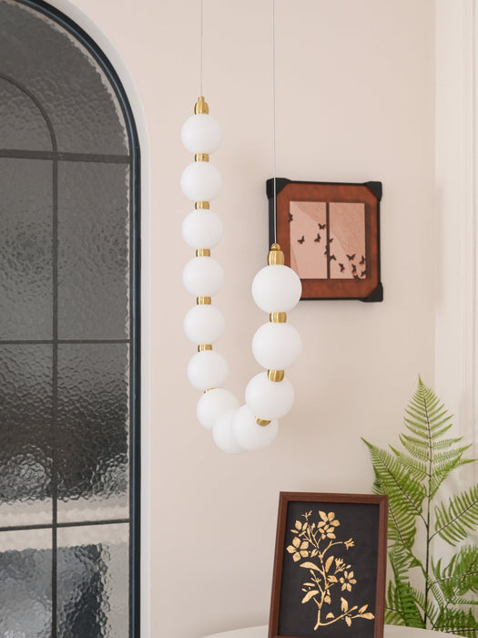 Acrylic Pearl Necklace Chandelier