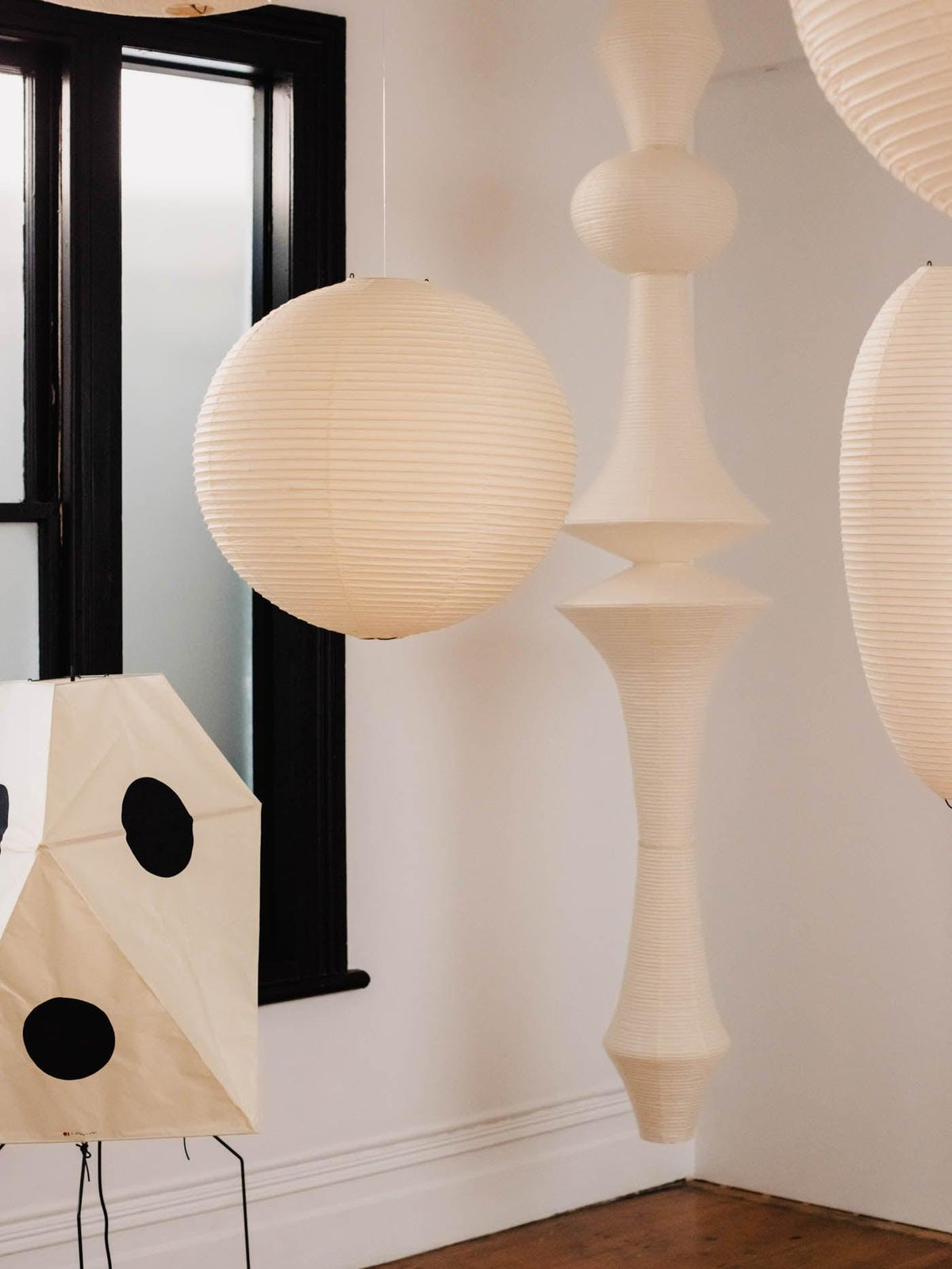 Akari E Pendant Light