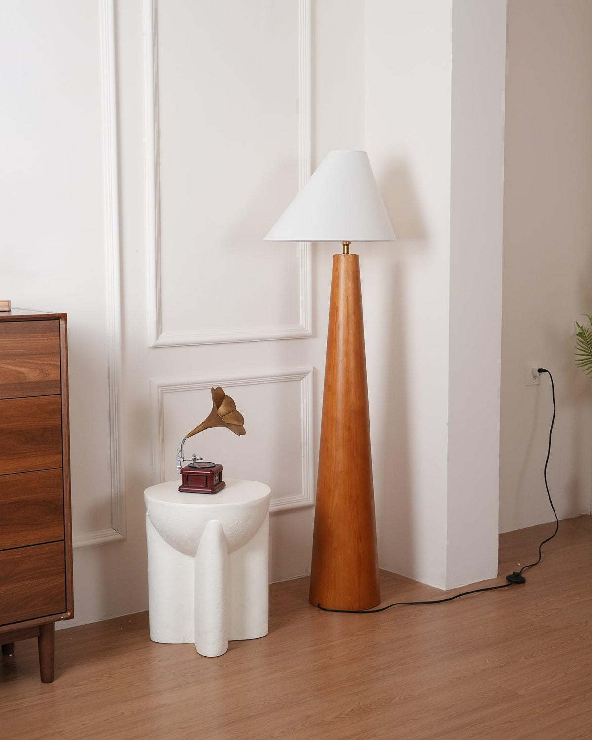 Alvin Floor Lamp 17.7"