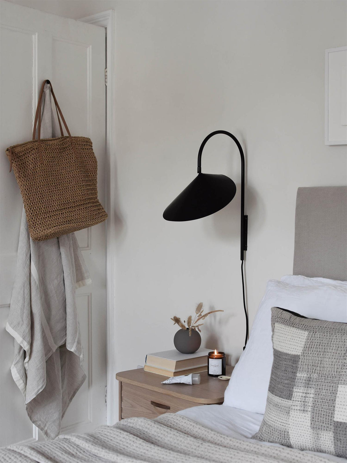 Arum Wall Lamp